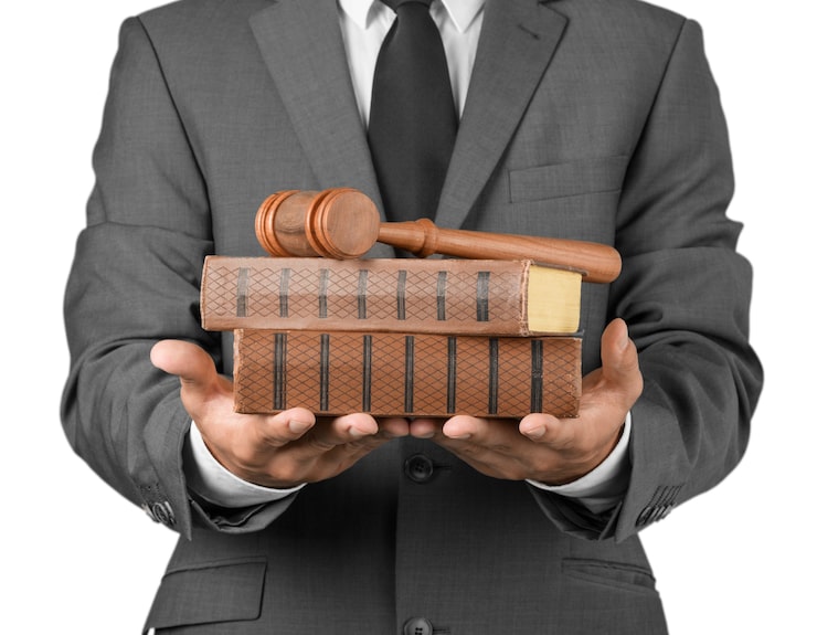 📰 كيفية تأسيس شركة أجنبية في مصر خطوة بخطوة close up lawyer with gavel judge books 488220 14344